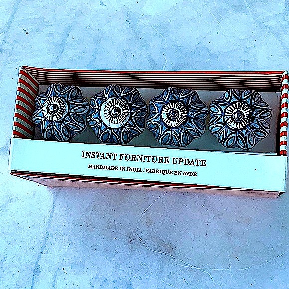 INSTANT FURNITURE UPDATE KNOBS PULLS GREY BLACK WHITE SILVER SILVER SET OF 4 NEW - Picture 6 of 7